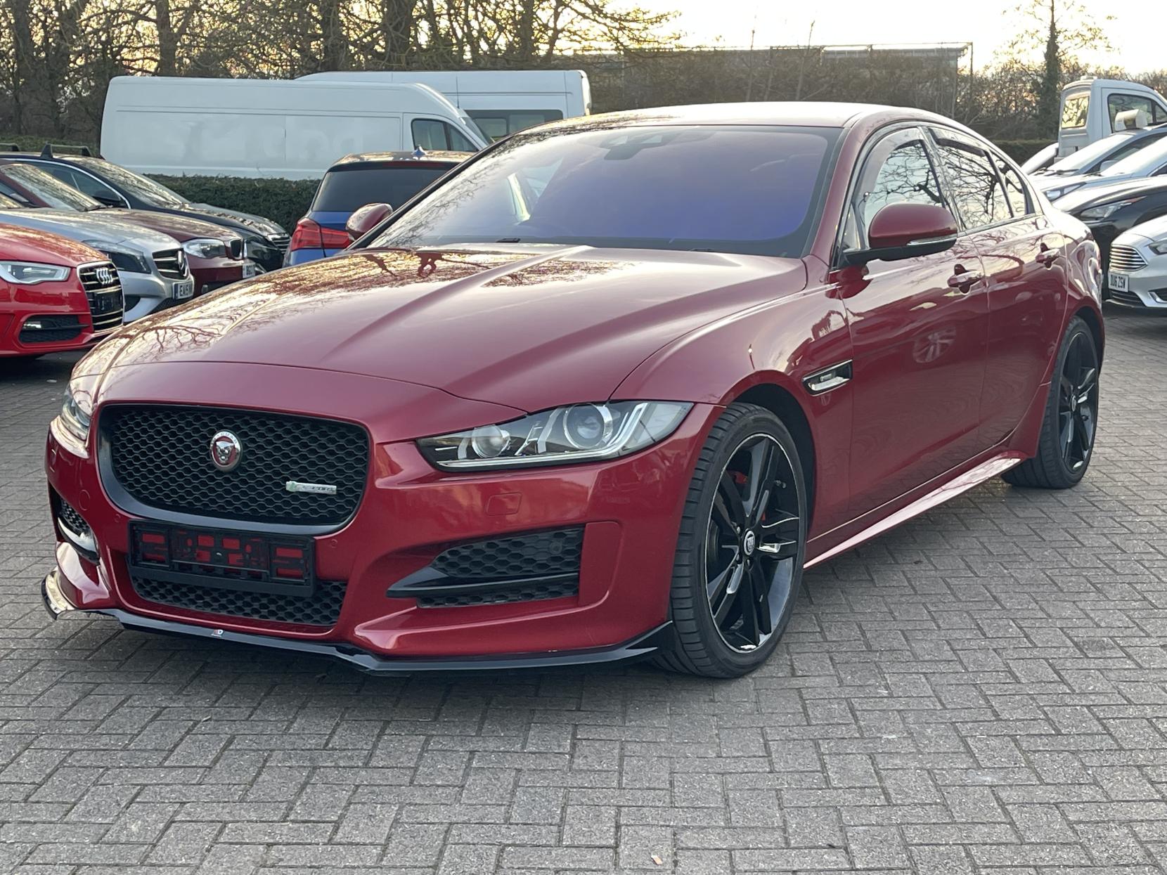 Jaguar XE 2.0d R-Sport Saloon 4dr Diesel Auto Euro 6 (s/s) (180 ps)