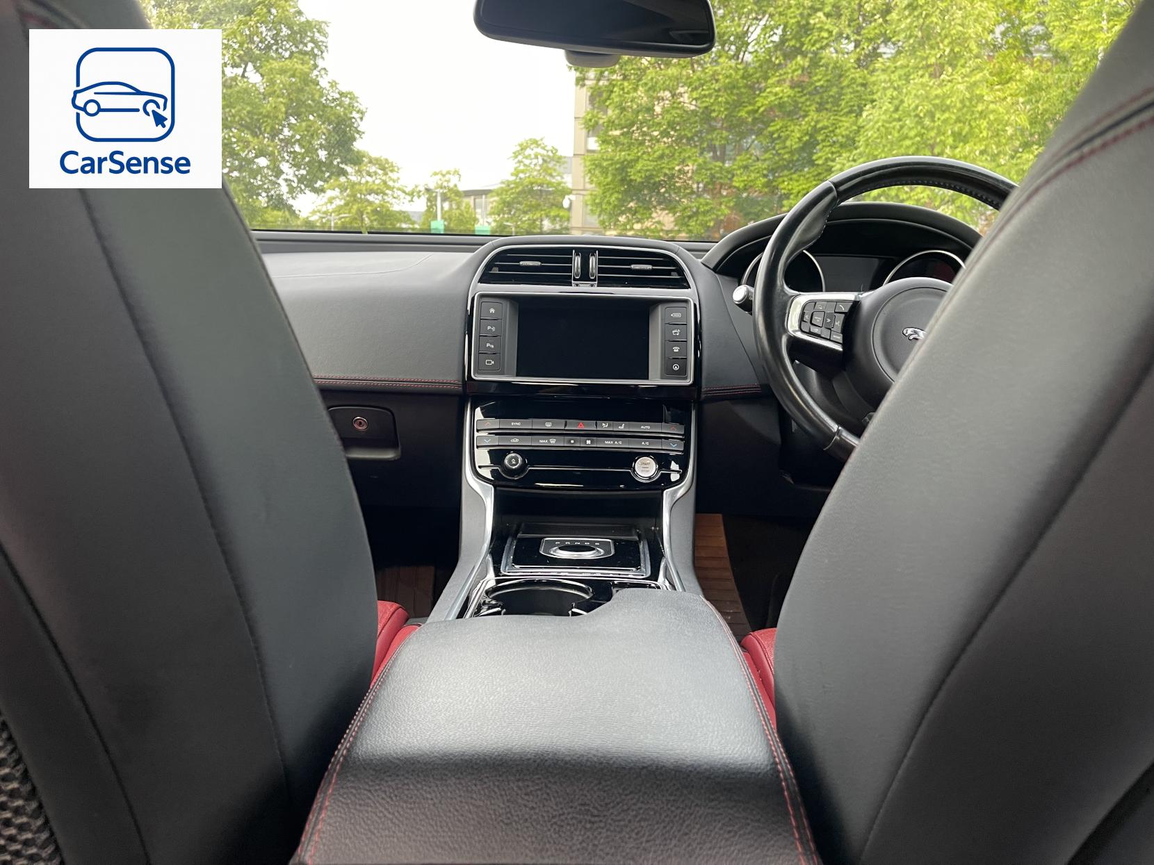 Jaguar XE 2.0d R-Sport Saloon 4dr Diesel Auto AWD Euro 6 (s/s) (180 ps)