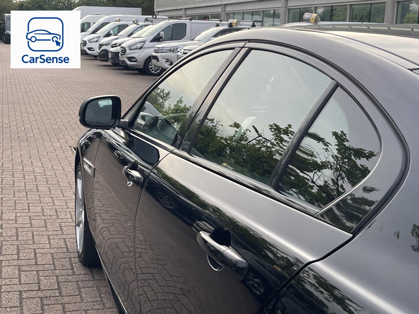 Jaguar XE 2.0d R-Sport Saloon 4dr Diesel Auto AWD Euro 6 (s/s) (180 ps)