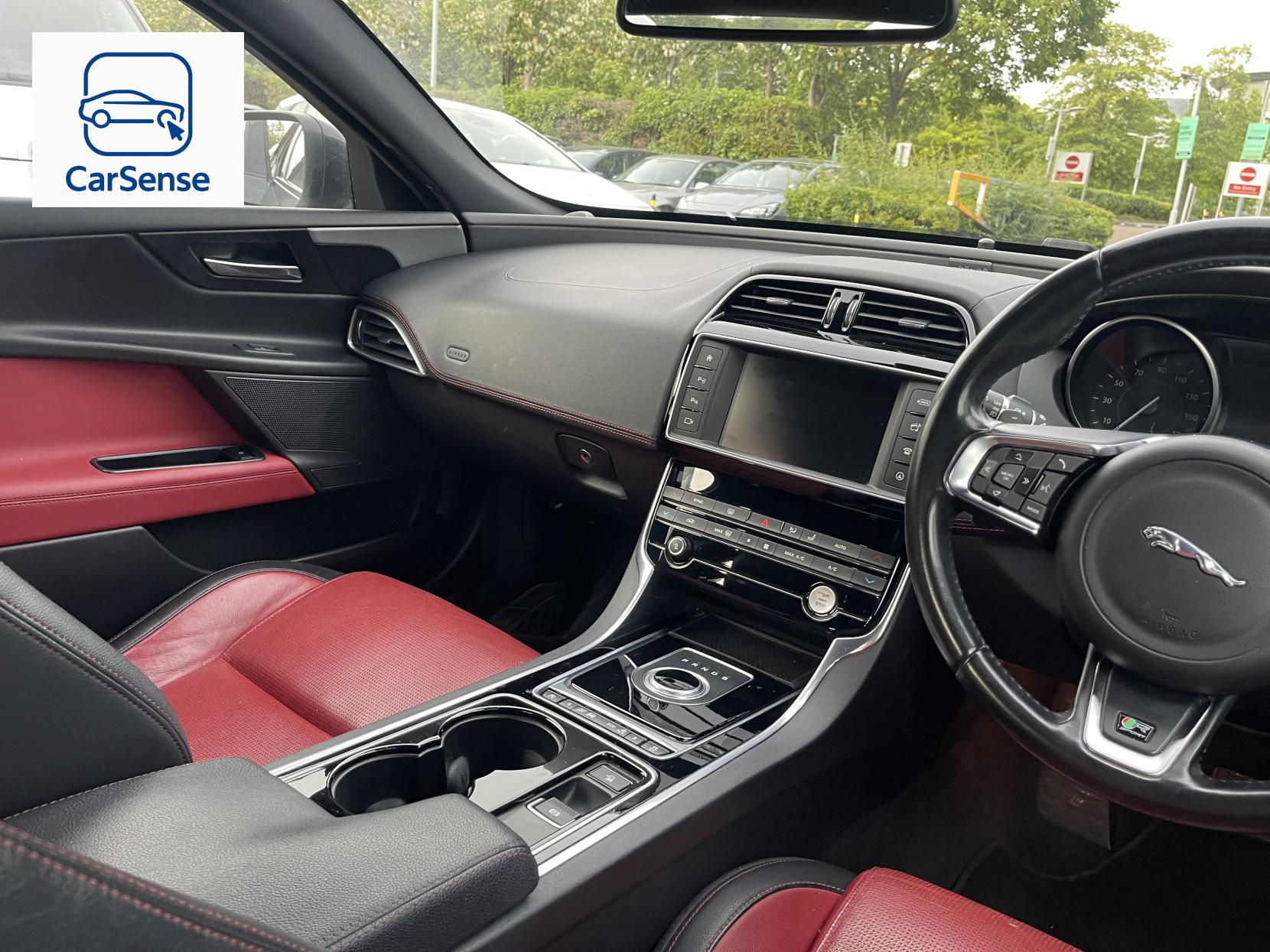 Jaguar XE 2.0d R-Sport Saloon 4dr Diesel Auto AWD Euro 6 (s/s) (180 ps)