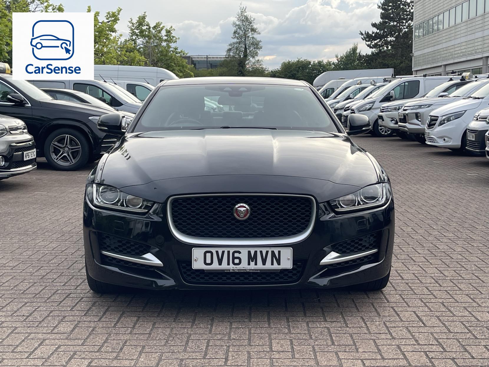 Jaguar XE 2.0d R-Sport Saloon 4dr Diesel Auto AWD Euro 6 (s/s) (180 ps)