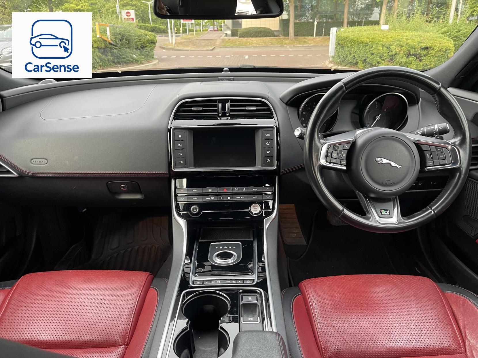 Jaguar XE 2.0d R-Sport Saloon 4dr Diesel Auto AWD Euro 6 (s/s) (180 ps)