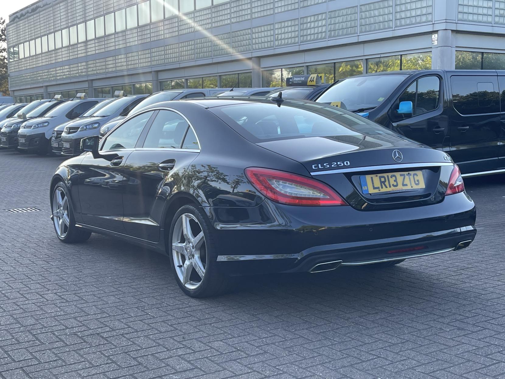 Mercedes-Benz CLS 2.1 CLS250 CDI BlueEfficiency AMG Sport Coupe 4dr Diesel G-Tronic+ Euro 5 (s/s) (204 ps)
