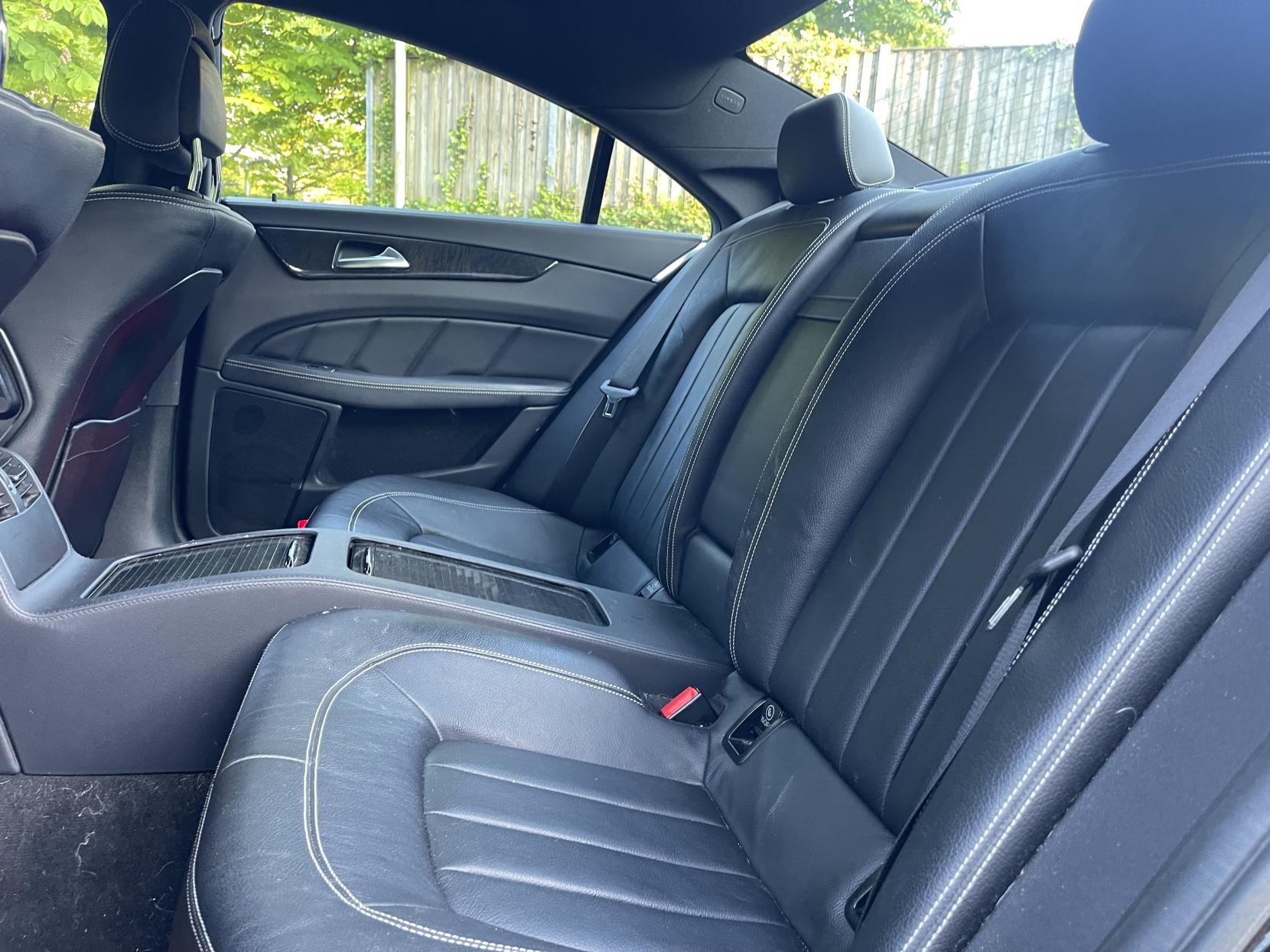 Mercedes-Benz CLS 2.1 CLS250 CDI BlueEfficiency AMG Sport Coupe 4dr Diesel G-Tronic+ Euro 5 (s/s) (204 ps)