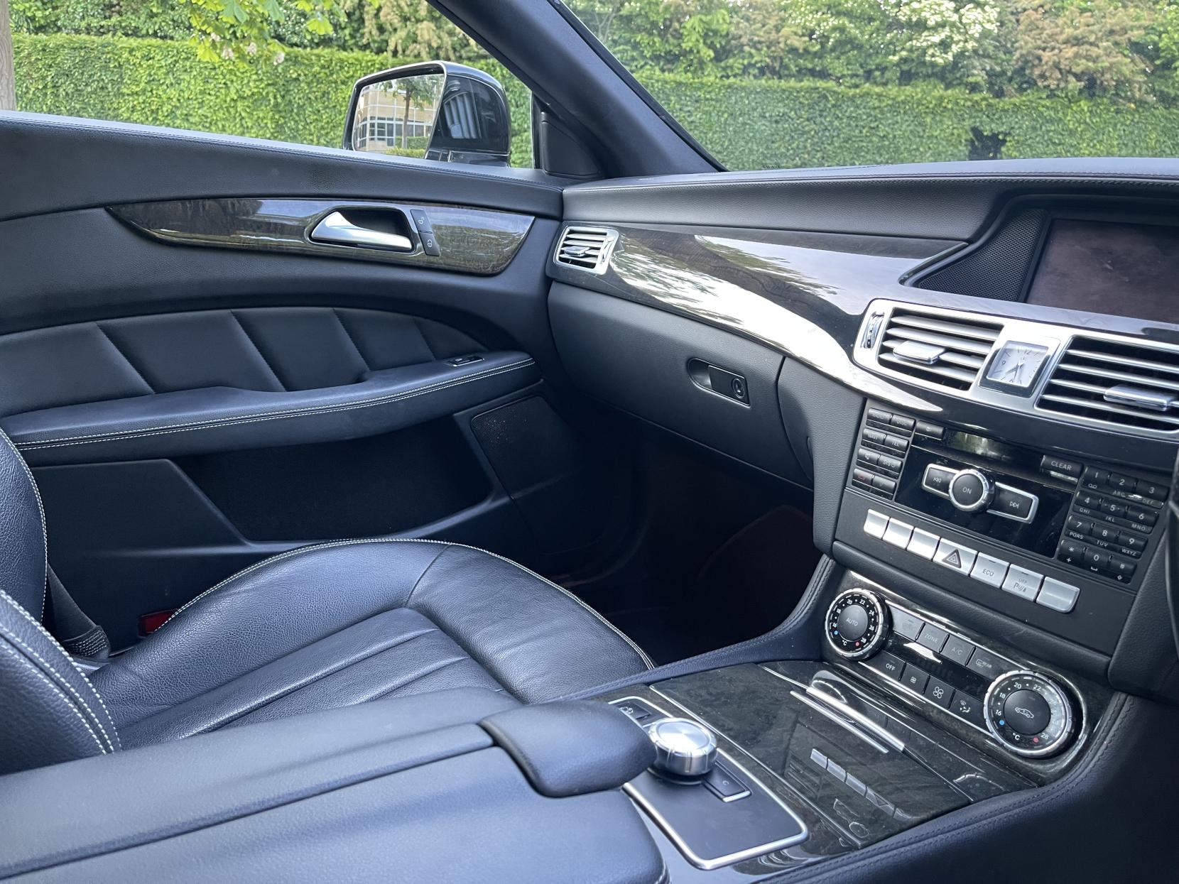 Mercedes-Benz CLS 2.1 CLS250 CDI BlueEfficiency AMG Sport Coupe 4dr Diesel G-Tronic+ Euro 5 (s/s) (204 ps)