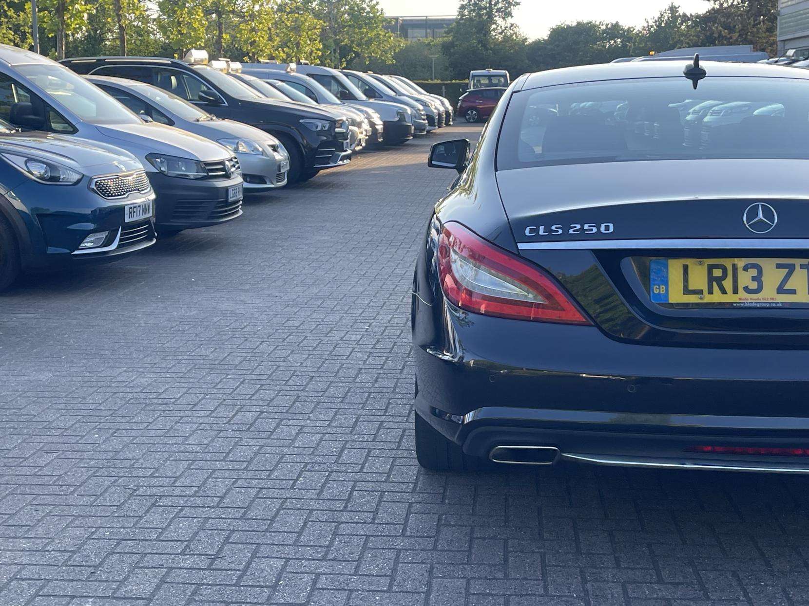 Mercedes-Benz CLS 2.1 CLS250 CDI BlueEfficiency AMG Sport Coupe 4dr Diesel G-Tronic+ Euro 5 (s/s) (204 ps)