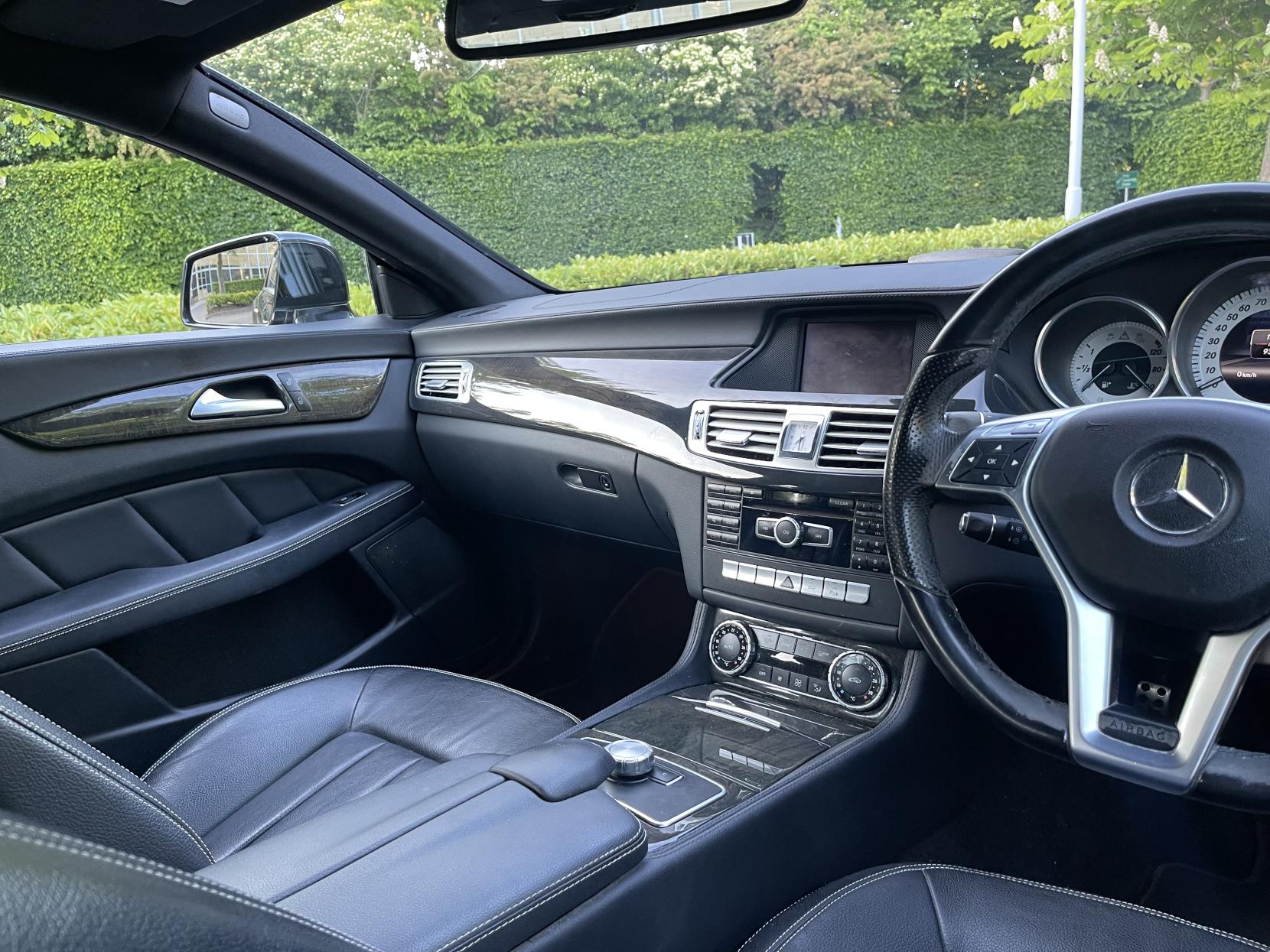 Mercedes-Benz CLS 2.1 CLS250 CDI BlueEfficiency AMG Sport Coupe 4dr Diesel G-Tronic+ Euro 5 (s/s) (204 ps)