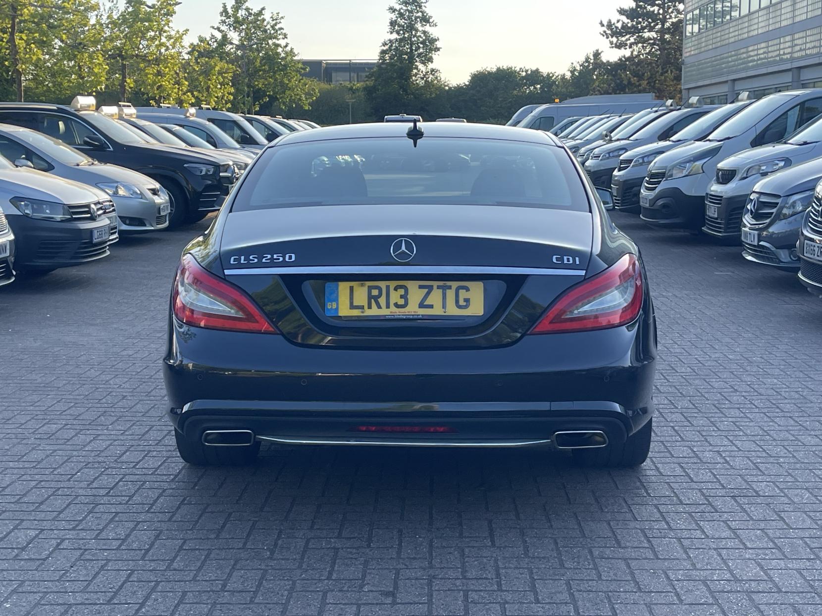 Mercedes-Benz CLS 2.1 CLS250 CDI BlueEfficiency AMG Sport Coupe 4dr Diesel G-Tronic+ Euro 5 (s/s) (204 ps)