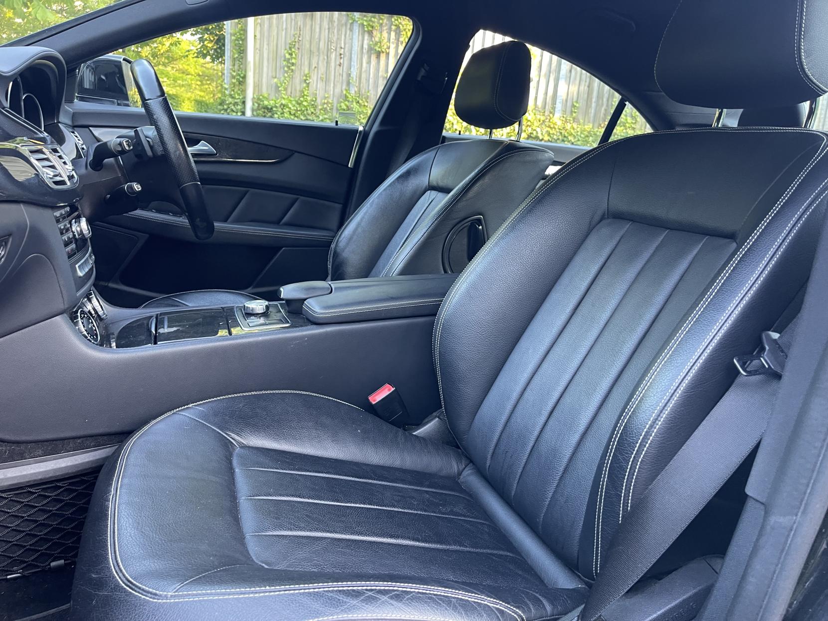 Mercedes-Benz CLS 2.1 CLS250 CDI BlueEfficiency AMG Sport Coupe 4dr Diesel G-Tronic+ Euro 5 (s/s) (204 ps)