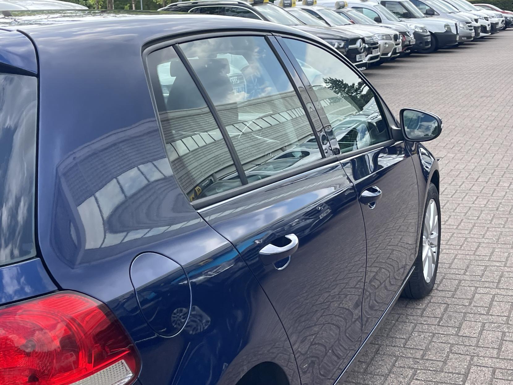 Volkswagen Golf 2.0 TDI SE Hatchback 5dr Diesel DSG Euro 5 (140 ps)