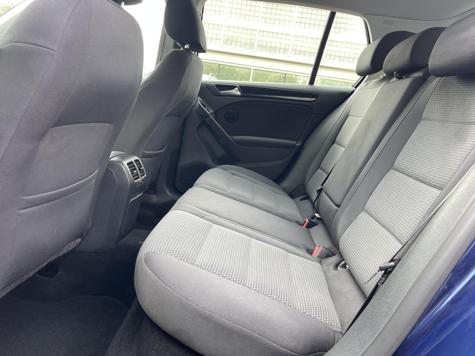 Volkswagen Golf 2.0 TDI SE Hatchback 5dr Diesel DSG Euro 5 (140 ps)