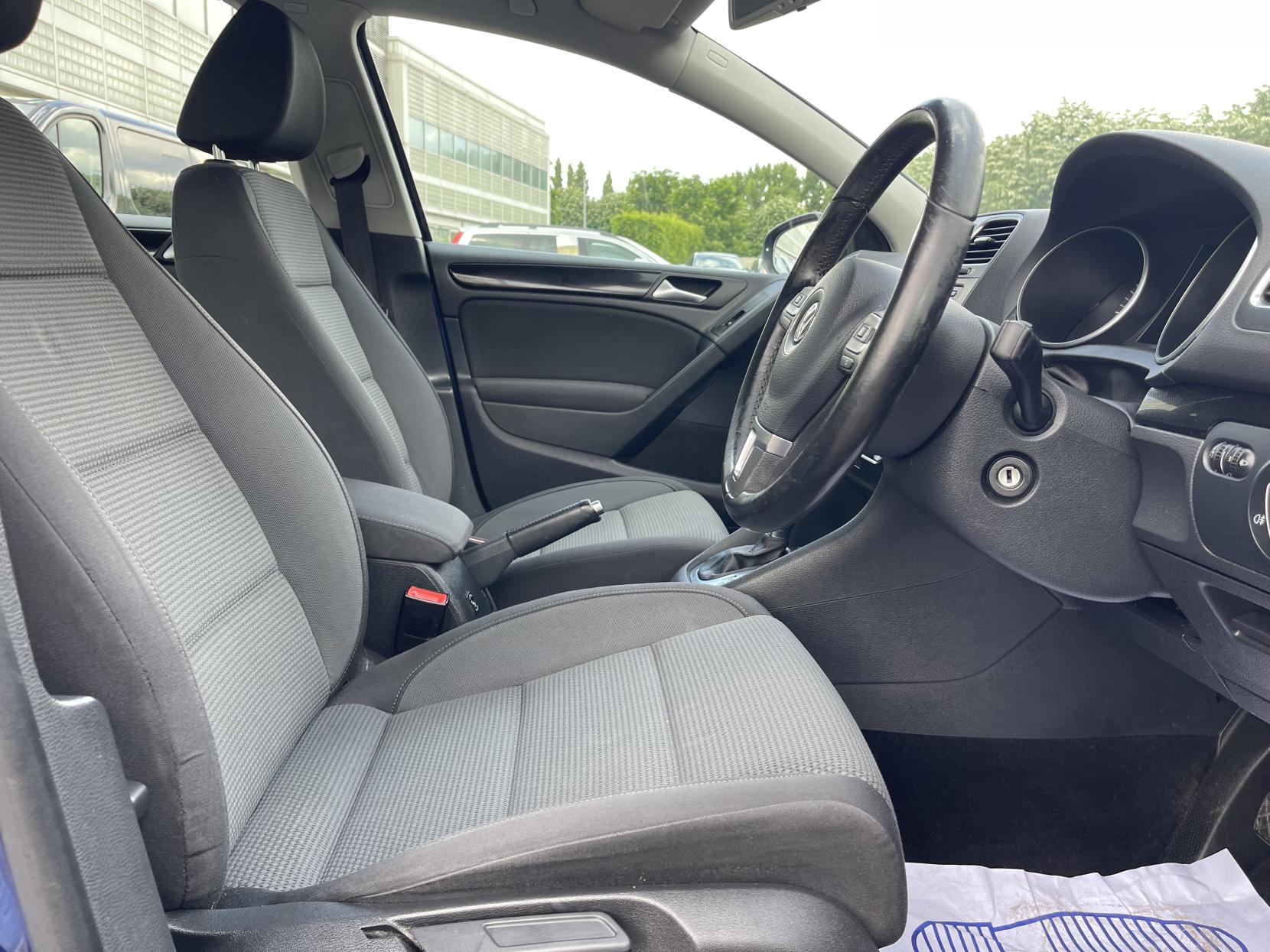 Volkswagen Golf 2.0 TDI SE Hatchback 5dr Diesel DSG Euro 5 (140 ps)