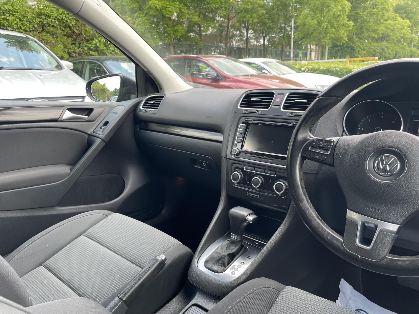 Volkswagen Golf 2.0 TDI SE Hatchback 5dr Diesel DSG Euro 5 (140 ps)