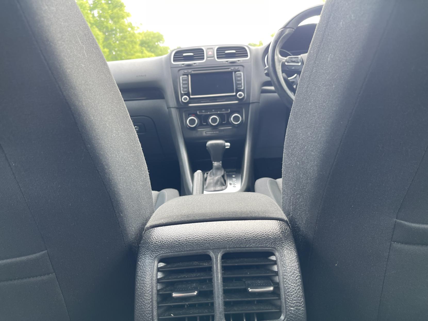 Volkswagen Golf 2.0 TDI SE Hatchback 5dr Diesel DSG Euro 5 (140 ps)