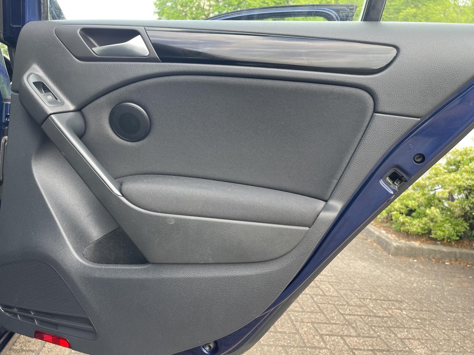 Volkswagen Golf 2.0 TDI SE Hatchback 5dr Diesel DSG Euro 5 (140 ps)