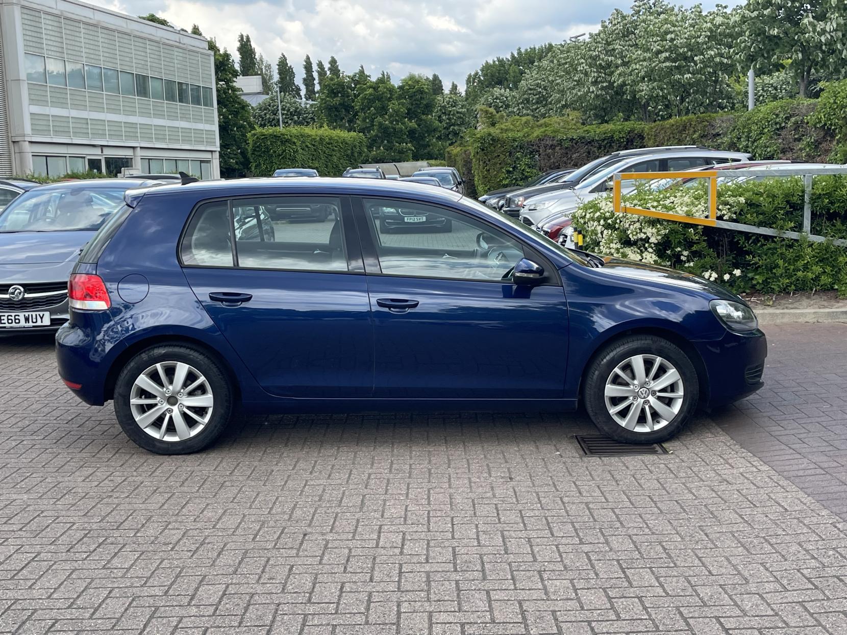 Volkswagen Golf 2.0 TDI SE Hatchback 5dr Diesel DSG Euro 5 (140 ps)