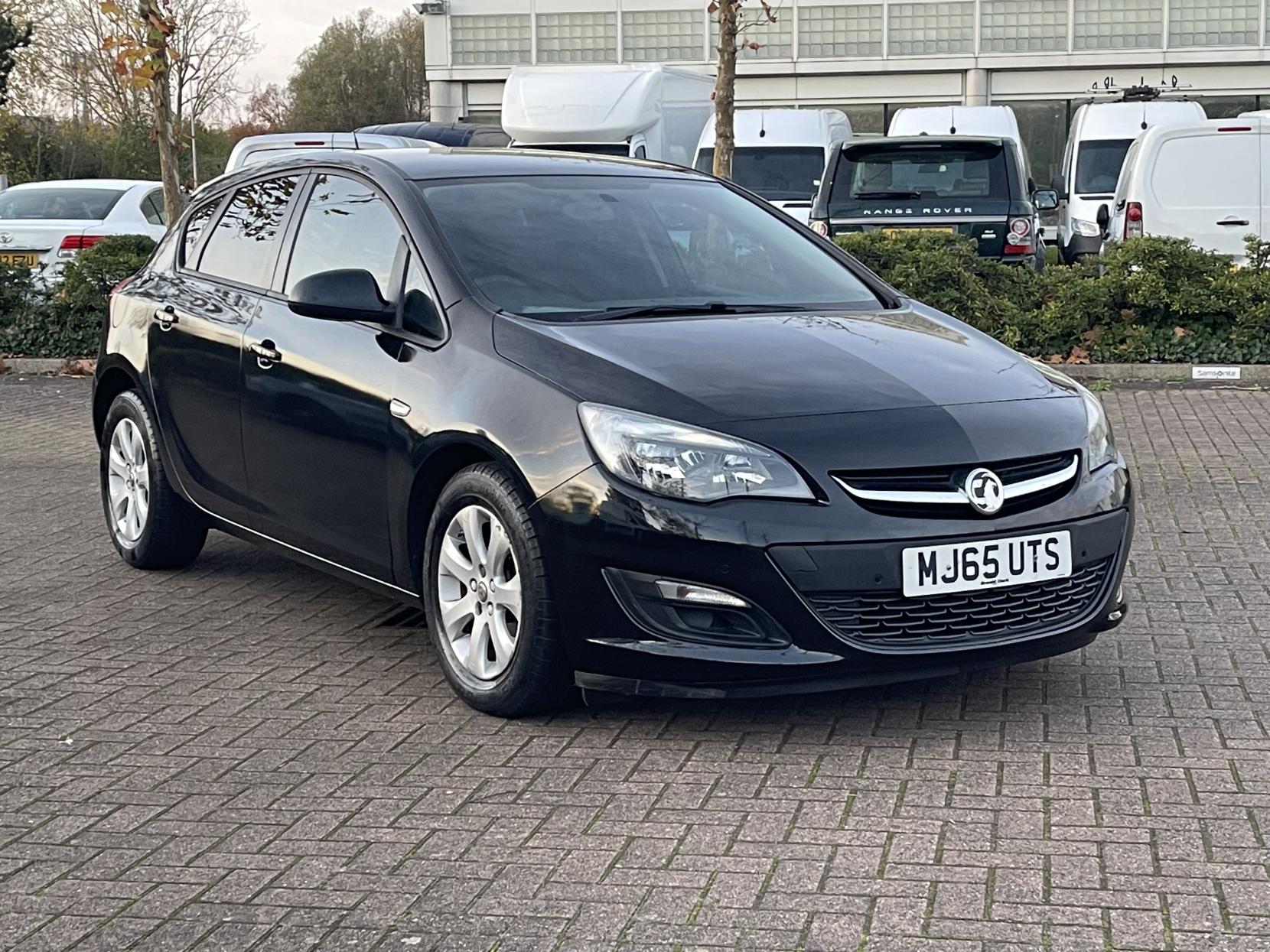 Vauxhall Astra 1.4i Design Hatchback 5dr Petrol Manual Euro 6 (100 ps)